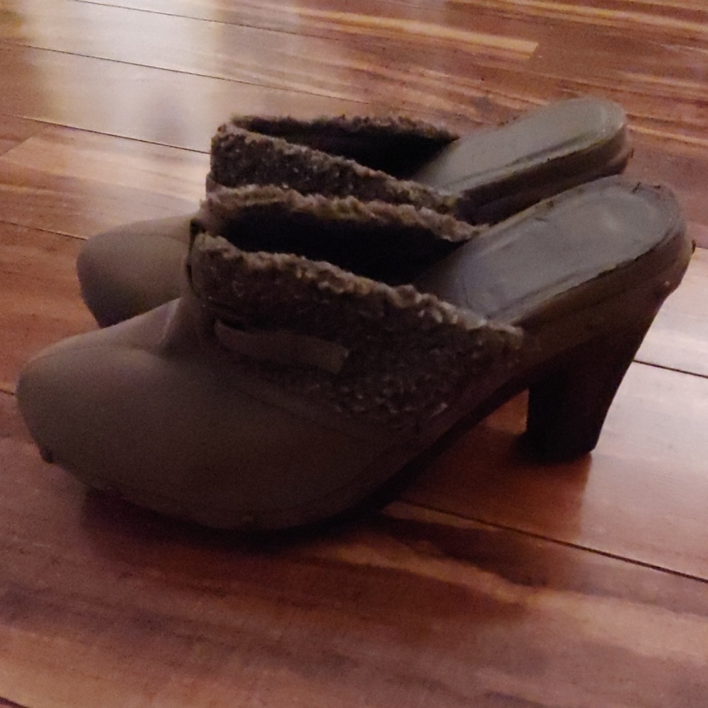 3/$25-mules - Picture 2 of 4